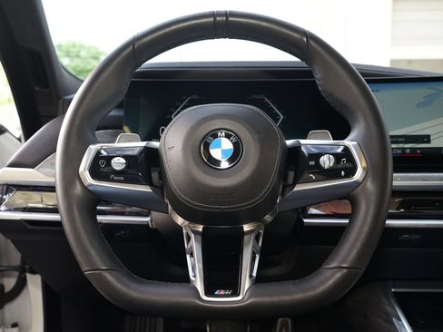 Used 2025 BMW 740i xDrive w/ Premium Package AWD/4WD image 12
