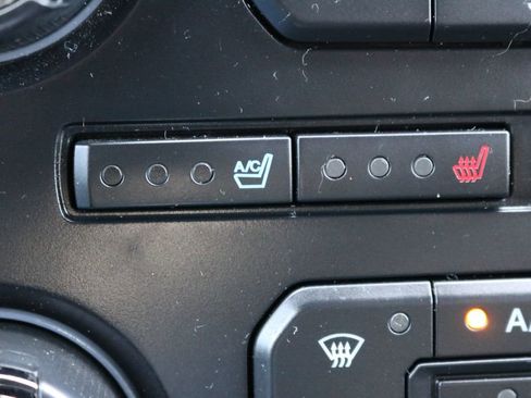 Used 2017 Ford Expedition Limited w/ Equipment Group 301A RWD image 29