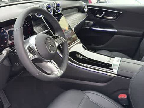 Used 2026 Mercedes-Benz GLC 300 4MATIC image 28