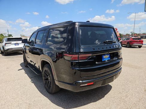 Used 2025 Jeep Wagoneer Series II w/ Premium Group I AWD/4WD image 6