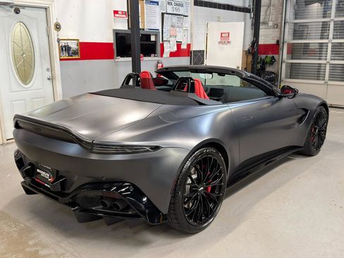 Used 2023 Aston Martin V8 Vantage Roadster image 5