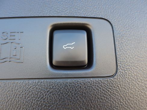 Used 2025 Lincoln Corsair FWD image 24