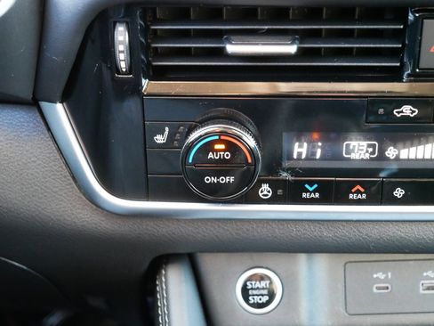 Certified 2023 Nissan Rogue SL w/ SL Premium Package image 33