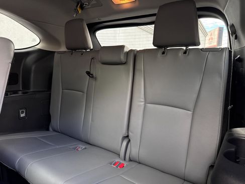 Used 2022 Toyota Highlander Platinum image 24
