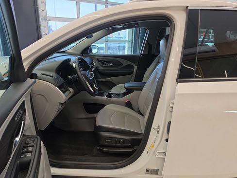 Used 2024 GMC Terrain SLT FWD image 13
