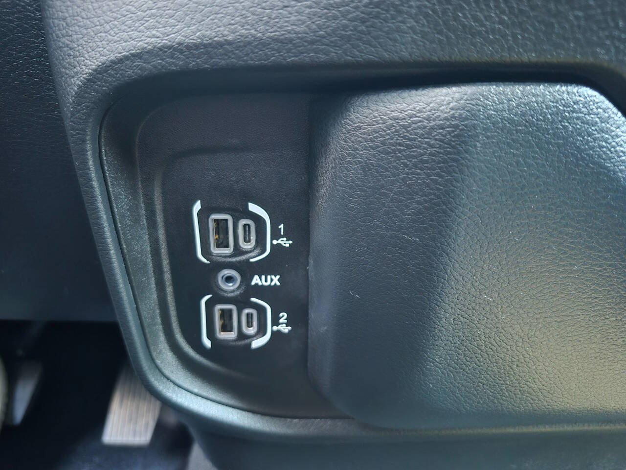 Used 2023 RAM 1500 Big Horn AWD/4WD image 23