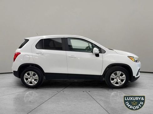 Used 2017 Chevrolet Trax LS w/ Fleet Convenience Package image 4
