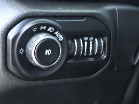 Used 2021 Jeep Wrangler Unlimited Sahara AWD/4WD image 12