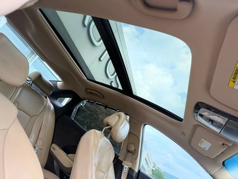 Used 2013 Hyundai Azera w/ Technology Pkg FWD image 12