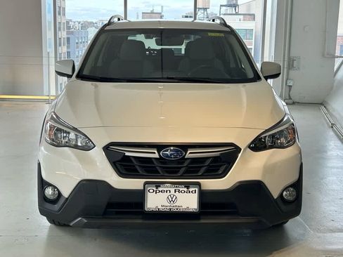 Used 2023 Subaru Crosstrek 2.0i Premium image 2