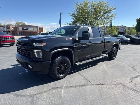 Used 2022 Chevrolet Silverado 2500 LT w/ Midnight Edition AWD/4WD image 3