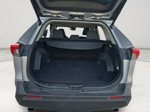 Used 2021 Toyota RAV4 XLE w/ Convenience Package image 13