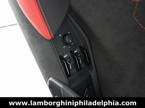 Used 2024 Lamborghini Revuelto image 16