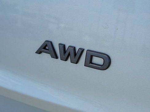 Used 2025 Nissan Rogue SV AWD/4WD image 9