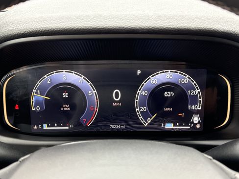 Used 2023 Jeep Wagoneer L Series III w/ Preferred Equipment Group image 16