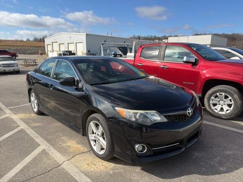 Used 2014 Toyota Camry SE image 1