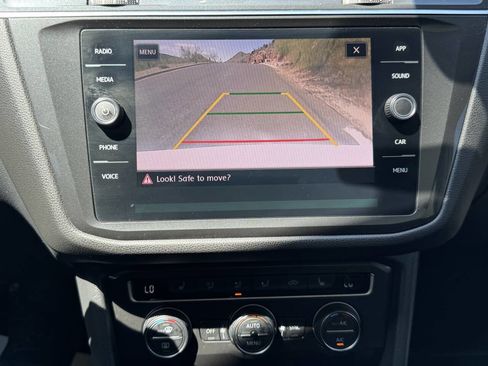 Used 2019 Volkswagen Tiguan SE image 15