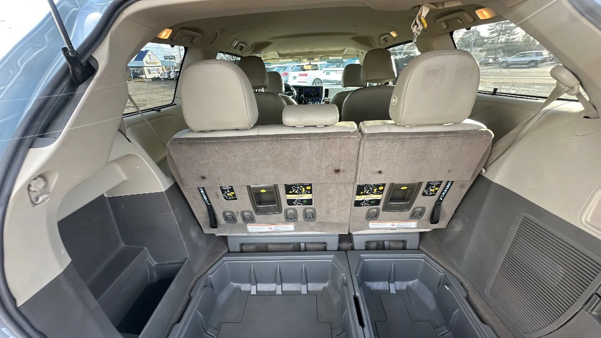Used 2017 Toyota Sienna XLE Premium AWD/4WD image 12