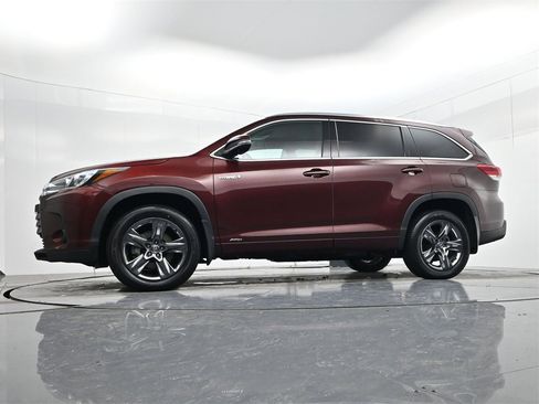 Used 2019 Toyota Highlander Limited Platinum image 42