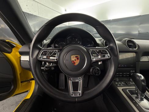 Certified 2025 Porsche 718 Cayman RWD image 19