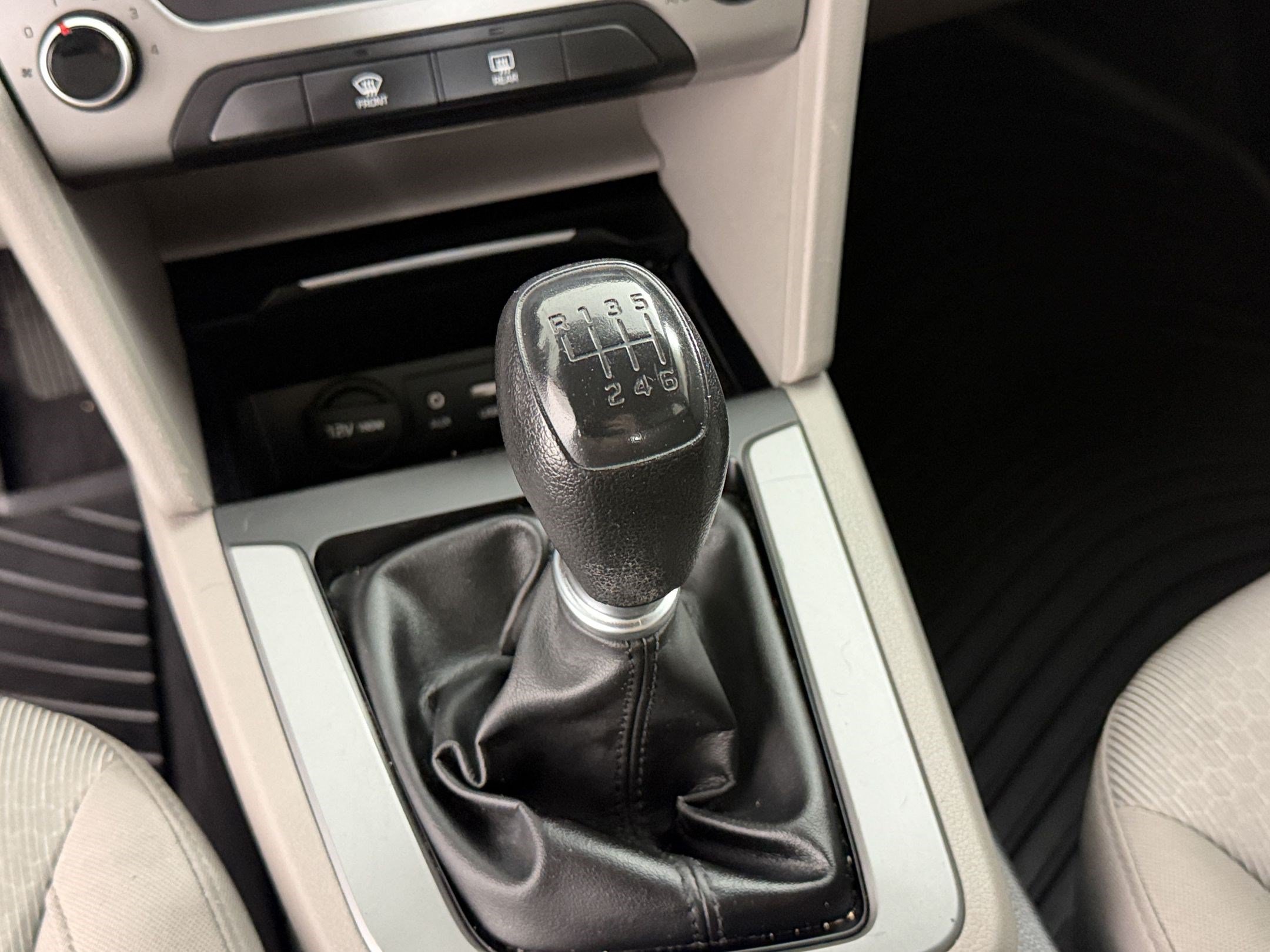 Used 2017 Hyundai Elantra SE FWD image 16
