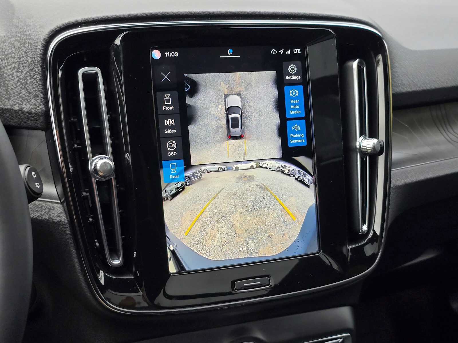 Used 2024 Volvo XC40 Recharge Plus w/ Protection Package Premier AWD/4WD image 24