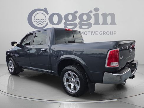 Used 2017 RAM 1500 Laramie AWD/4WD image 3