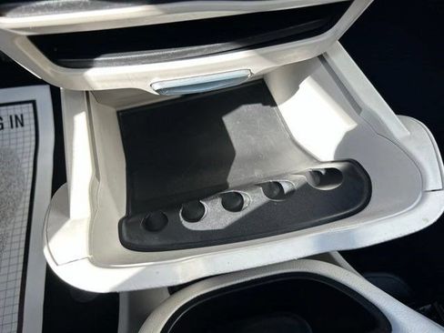 Used 2023 Chrysler Pacifica Touring-L FWD image 33