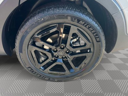 Used 2025 Kia Telluride SX X-Line AWD/4WD image 37