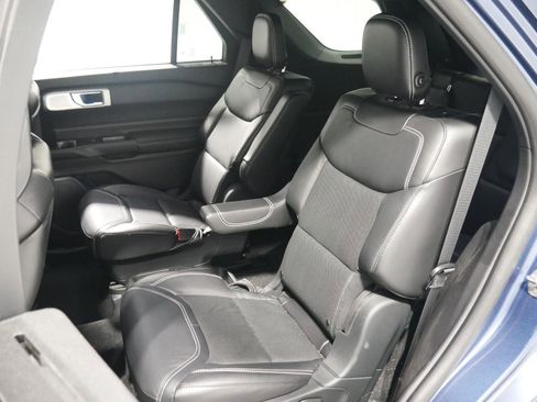 Used 2020 Ford Explorer ST w/ ST Street Pack image 11