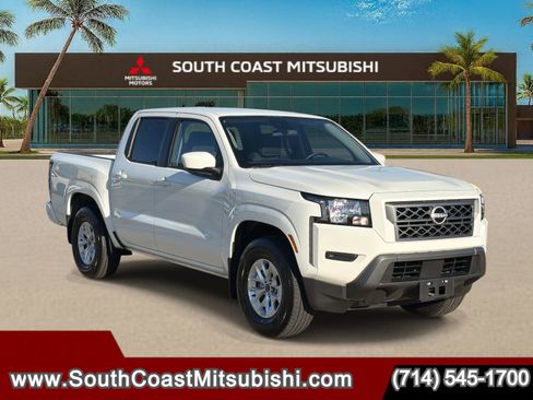 Used 2024 Nissan Frontier SV image 1