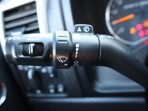 Used 2011 GMC Canyon SLE image 28