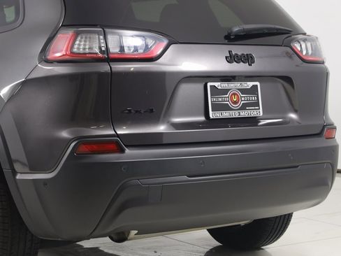 Used 2023 Jeep Cherokee Altitude Lux image 21