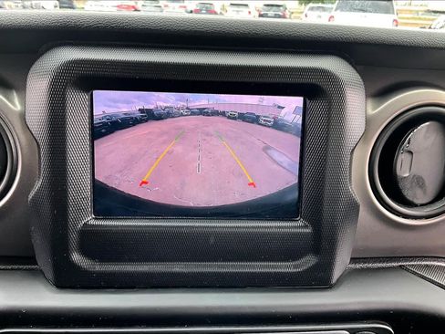 Used 2021 Jeep Wrangler Unlimited Willys image 27