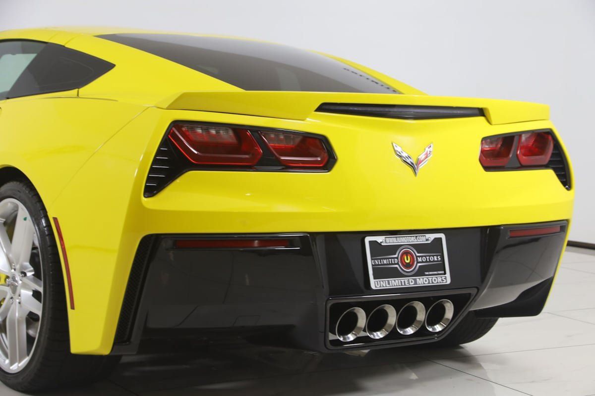 Used 2015 Chevrolet Corvette Stingray Coupe w/ ZF1 Appearance Package RWD image 23
