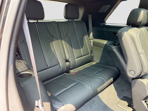 New 2026 Cadillac Vistiq Luxury image 28