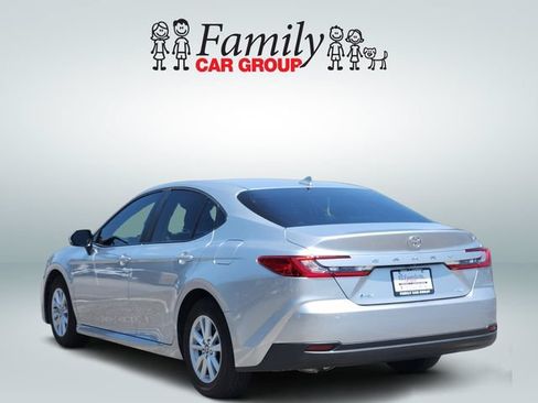 Used 2026 Toyota Camry LE w/ Convenience Package FWD image 3