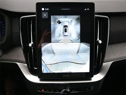 New 2026 Volvo XC90 B6 Ultra w/ Protection Package Premier image 25