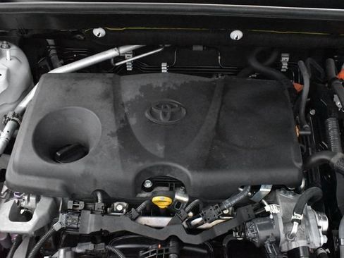 Used 2023 Toyota RAV4 SE w/ Convenience Package AWD/4WD image 18