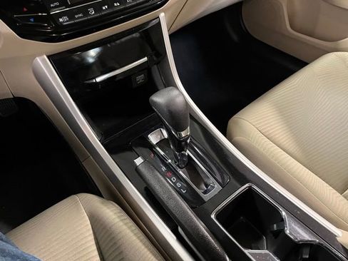 Used 2016 Honda Accord LX image 30