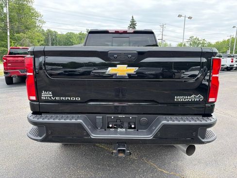 Certified 2025 Chevrolet Silverado 2500 High Country w/ Technology Package AWD/4WD image 5