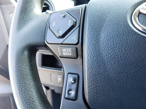 Used 2018 Toyota Tacoma SR AWD/4WD image 19