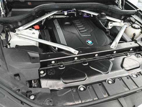 Used 2022 BMW X5 xDrive40i AWD/4WD image 28