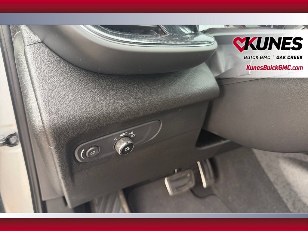 Used 2023 Buick Envision Essence w/ Sport Touring Package AWD/4WD image 19