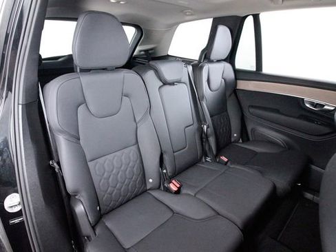 Certified 2025 Volvo XC90 B6 Plus image 25