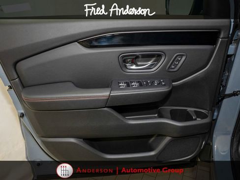 Used 2024 Honda Pilot TrailSport image 16