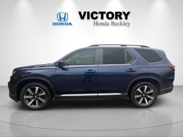 Used 2025 Honda Pilot Touring image 2