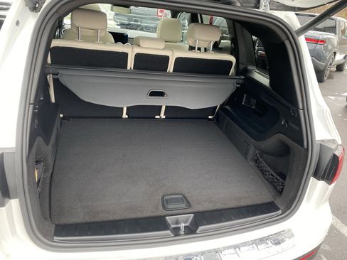 Used 2025 Mercedes-Benz GLB 250 4MATIC image 27