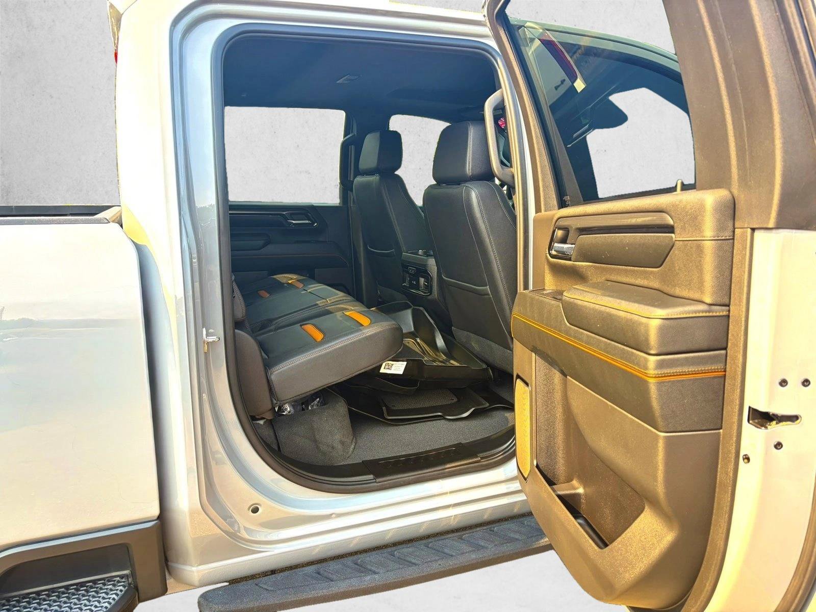 Used 2024 GMC Sierra 2500 AT4 w/ AT4 Premium Plus Package AWD/4WD image 14