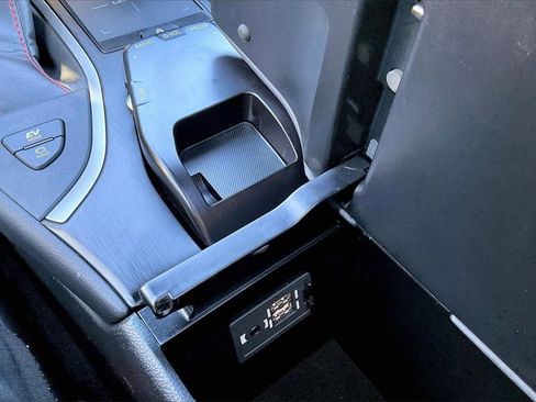 Used 2019 Lexus UX 250h F Sport w/ F Sport Premium Package image 16